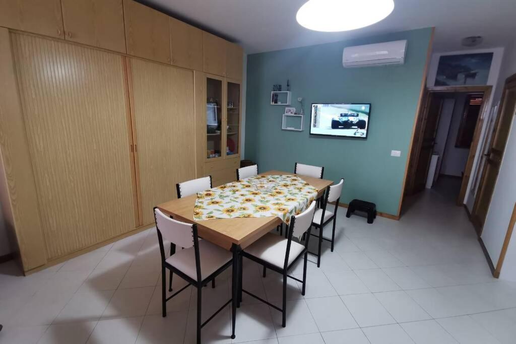 Villa Carlo 比谢列 外观 照片