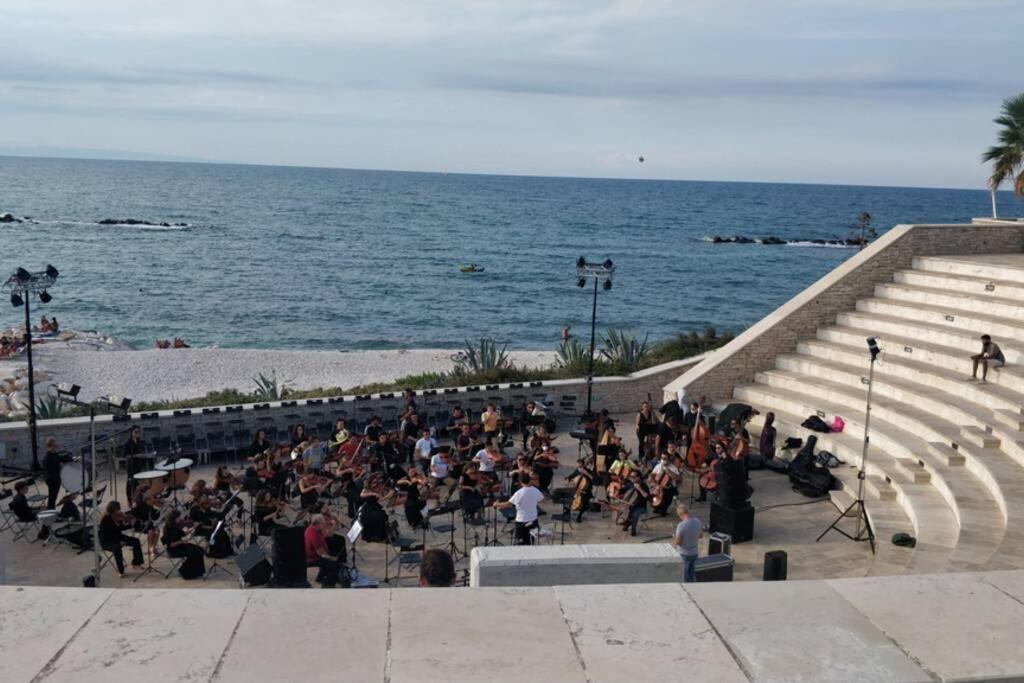 Villa Carlo 比谢列 外观 照片
